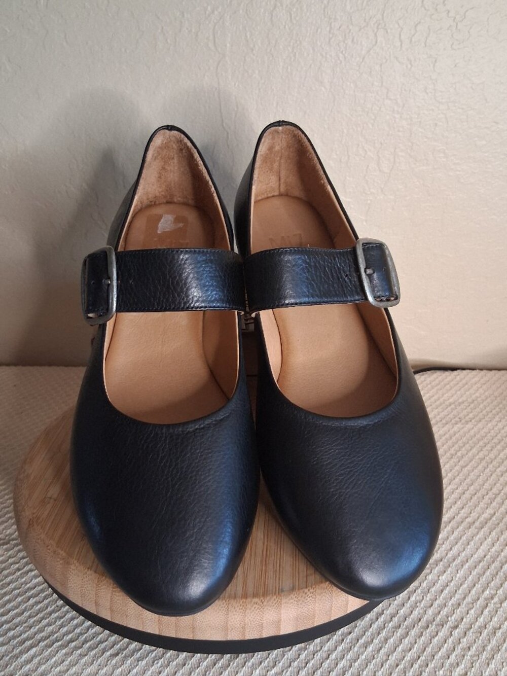 Miz Mooz Katy Mary Jane Flats Black round toe and adjustable buckle Size 38/7.5